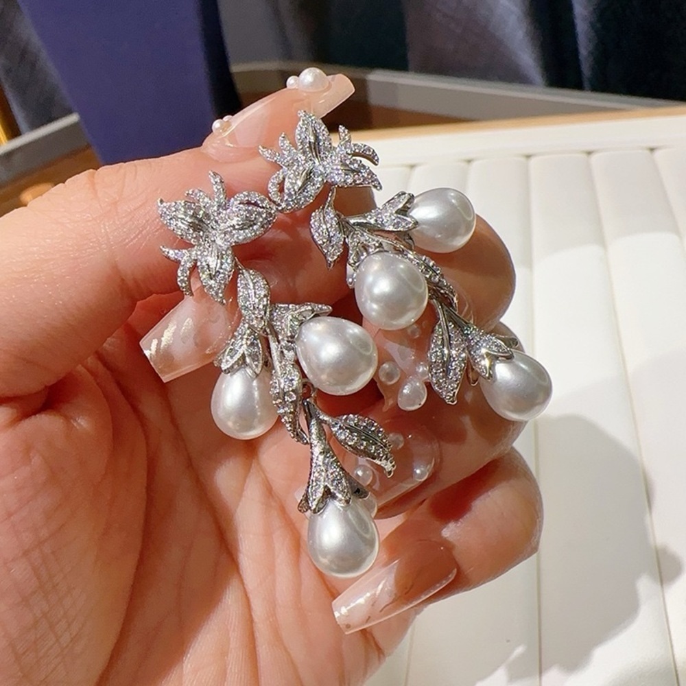 Elegant Pearl Drop Earrings with Cubic Zirconia ✨ - Picture 8 of 13